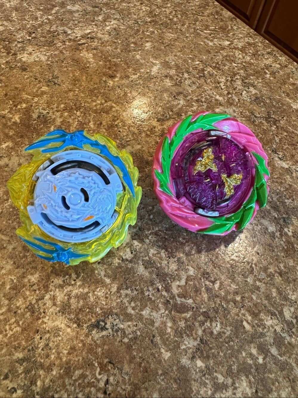 Beyblade Burst QuadStrike Fierce Bazilisk B8 Hydra Kerbeus K8 Dual Pack Lot